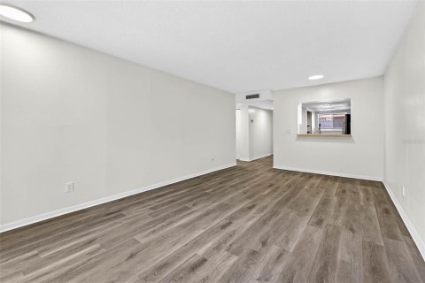 Снять в аренду кондоминиум в Тампа, Флорида 2 спальни, 99.22м2, № 1798152 - фото 9