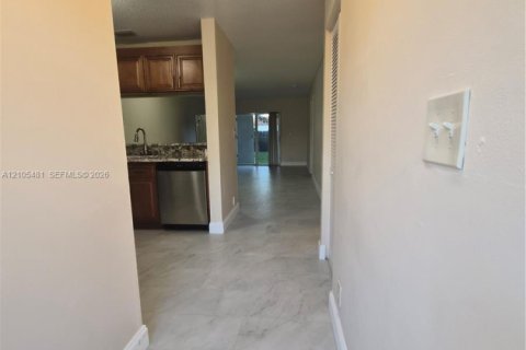 Appartement à louer à Coral Springs, Floride: 2 chambres № 2416057 - photo 5