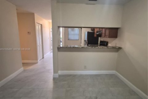 Appartement à louer à Coral Springs, Floride: 2 chambres № 2416057 - photo 6