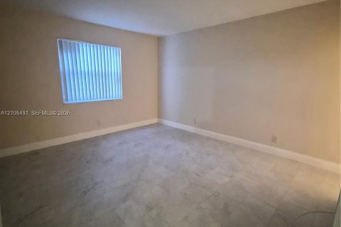 Appartement à louer à Coral Springs, Floride: 2 chambres № 2416057 - photo 10
