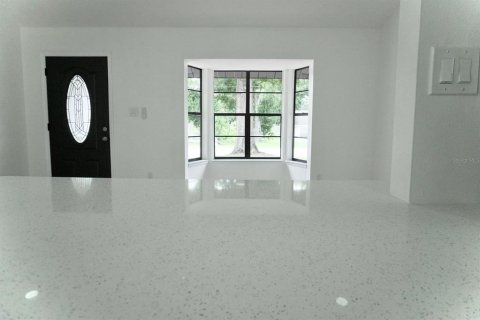 Casa en alquiler en Deltona, Florida, 3 dormitorios, 112.5 m2 № 1895075 - foto 4