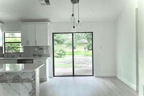 Casa en alquiler en Deltona, Florida, 3 dormitorios, 112.5 m2 № 1895075 - foto 8
