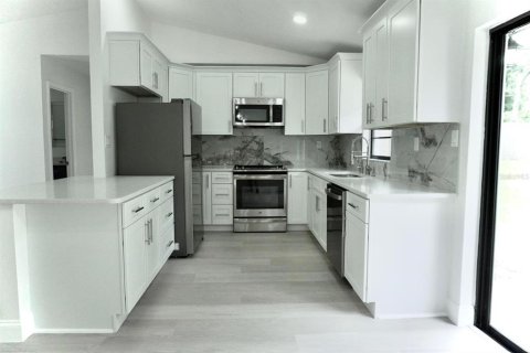 Casa en alquiler en Deltona, Florida, 3 dormitorios, 112.5 m2 № 1895075 - foto 3