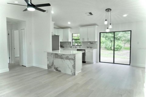 Casa en alquiler en Deltona, Florida, 3 dormitorios, 112.5 m2 № 1895075 - foto 2