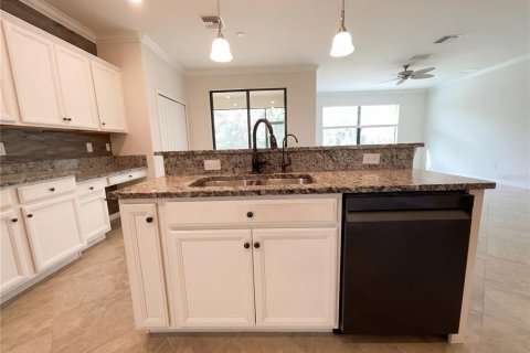 House in Venice, Florida 5 bedrooms, 305.18 sq.m. № 2142522 - photo 11