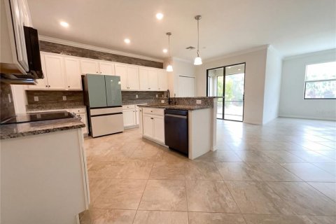 House in Venice, Florida 5 bedrooms, 305.18 sq.m. № 2142522 - photo 2