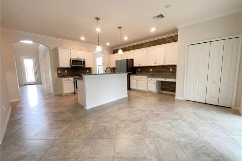 House in Venice, Florida 5 bedrooms, 305.18 sq.m. № 2142522 - photo 13