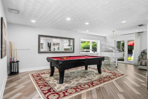 House in South Miami, Florida 5 bedrooms, 350.43 sq.m. № 1505989 - photo 23