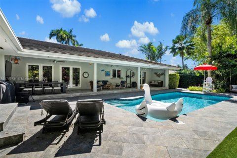 House in South Miami, Florida 5 bedrooms, 350.43 sq.m. № 1505989 - photo 16
