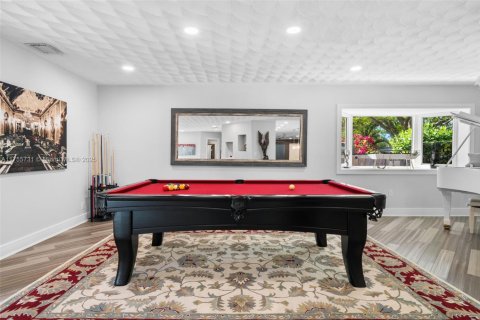 House in South Miami, Florida 5 bedrooms, 350.43 sq.m. № 1505989 - photo 24