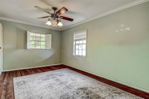 House in Saint Petersburg, Florida 3 bedrooms, 189.06 sq.m. № 2400286 - photo 13
