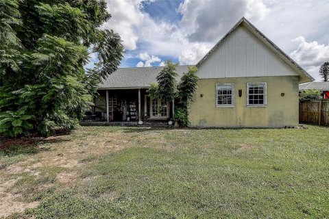 House in Saint Petersburg, Florida 3 bedrooms, 189.06 sq.m. № 2400286 - photo 29