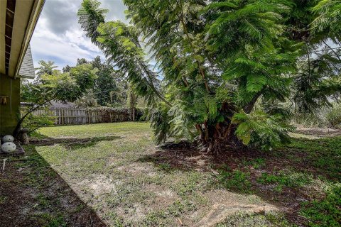 House in Saint Petersburg, Florida 3 bedrooms, 189.06 sq.m. № 2400286 - photo 30
