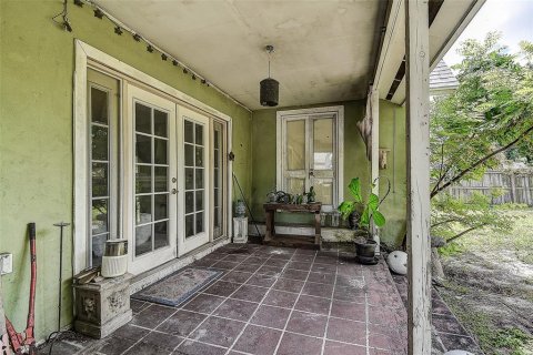 House in Saint Petersburg, Florida 3 bedrooms, 189.06 sq.m. № 2400286 - photo 28