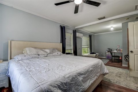 House in Saint Petersburg, Florida 3 bedrooms, 189.06 sq.m. № 2400286 - photo 17