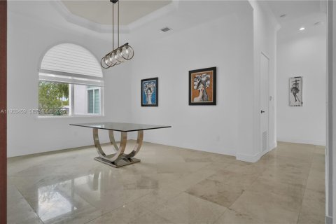 Casa en alquiler en Pinecrest, Florida, 5 dormitorios, 318.65 m2 № 1991416 - foto 18