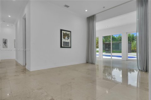 Casa en alquiler en Pinecrest, Florida, 5 dormitorios, 318.65 m2 № 1991416 - foto 27