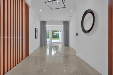 Casa en alquiler en Pinecrest, Florida, 5 dormitorios, 318.65 m2 № 1991416 - foto 16