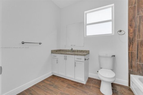 Снять в аренду таунхаус в Майами, Флорида 4 спальни, 179.86м2, № 1951191 - фото 16