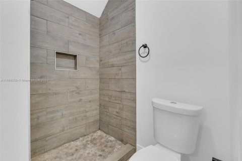 Снять в аренду таунхаус в Майами, Флорида 4 спальни, 179.86м2, № 1951191 - фото 27