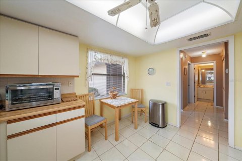 House in Sarasota, Florida 2 bedrooms, 134.8 sq.m. № 2101321 - photo 21