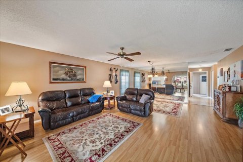 House in Sarasota, Florida 2 bedrooms, 134.8 sq.m. № 2101321 - photo 5