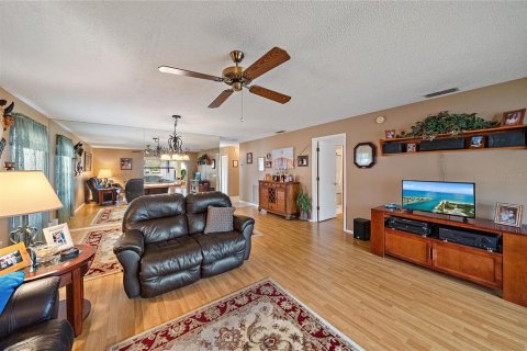 House in Sarasota, Florida 2 bedrooms, 134.8 sq.m. № 2101321 - photo 11