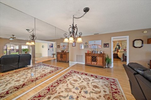 House in Sarasota, Florida 2 bedrooms, 134.8 sq.m. № 2101321 - photo 6