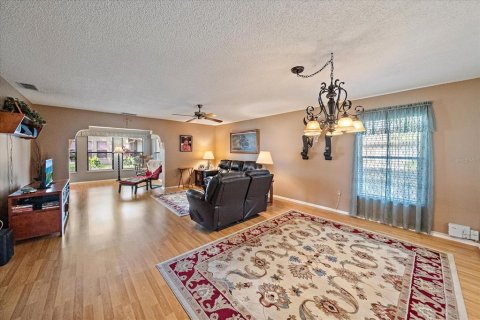 House in Sarasota, Florida 2 bedrooms, 134.8 sq.m. № 2101321 - photo 7