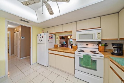House in Sarasota, Florida 2 bedrooms, 134.8 sq.m. № 2101321 - photo 22