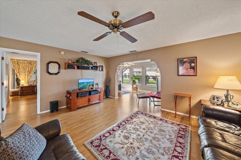 House in Sarasota, Florida 2 bedrooms, 134.8 sq.m. № 2101321 - photo 10