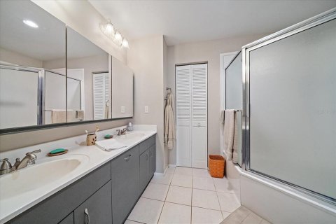 House in Sarasota, Florida 2 bedrooms, 134.8 sq.m. № 2101321 - photo 17