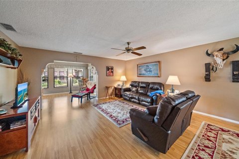 House in Sarasota, Florida 2 bedrooms, 134.8 sq.m. № 2101321 - photo 9