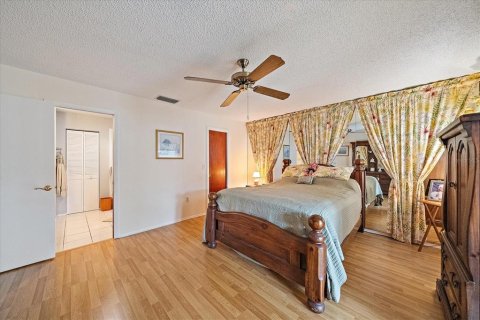 House in Sarasota, Florida 2 bedrooms, 134.8 sq.m. № 2101321 - photo 15
