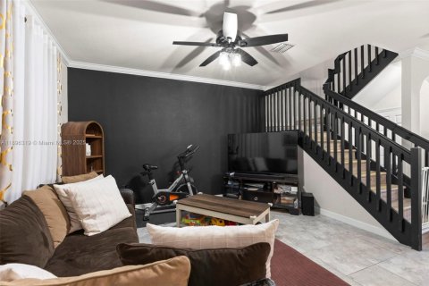 Touwnhouse à vendre à Miami, Floride: 3 chambres, 151.9 m2 № 1952821 - photo 3