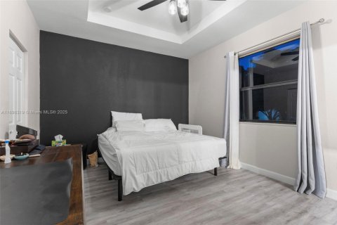 Touwnhouse à vendre à Miami, Floride: 3 chambres, 151.9 m2 № 1952821 - photo 18