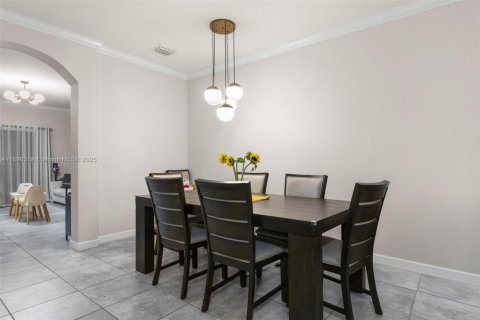 Touwnhouse à vendre à Miami, Floride: 3 chambres, 151.9 m2 № 1952821 - photo 6