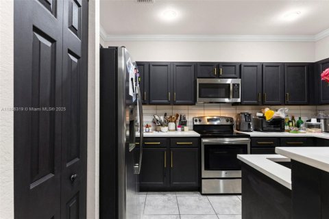 Touwnhouse à vendre à Miami, Floride: 3 chambres, 151.9 m2 № 1952821 - photo 13