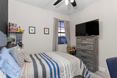 Touwnhouse à vendre à Miami, Floride: 3 chambres, 151.9 m2 № 1952821 - photo 26