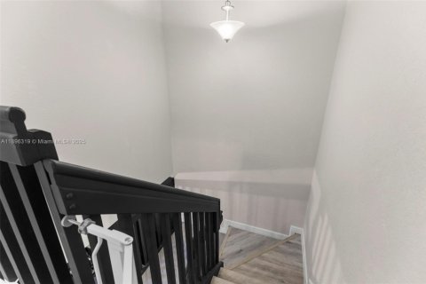 Touwnhouse à vendre à Miami, Floride: 3 chambres, 151.9 m2 № 1952821 - photo 16