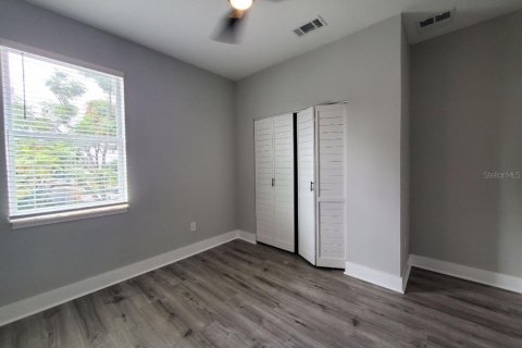 House in Zephyrhills, Florida 3 bedrooms, 165.74 sq.m. № 2393549 - photo 24