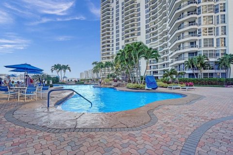 Condominio en venta en Aventura, Florida, 2 dormitorios, 126.81 m2 № 1975264 - foto 9