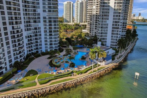 Condominio en venta en Aventura, Florida, 2 dormitorios, 126.81 m2 № 1975264 - foto 7