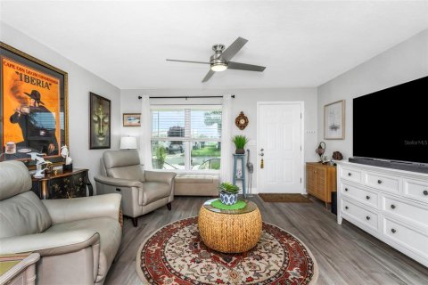 Villa ou maison à vendre à Pinellas Park, Floride: 2 chambres, 122.17 m2 № 1906155 - photo 7