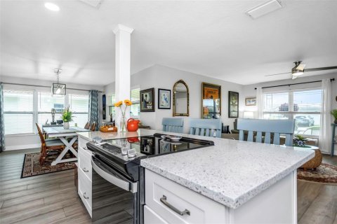 Villa ou maison à vendre à Pinellas Park, Floride: 2 chambres, 122.17 m2 № 1906155 - photo 16