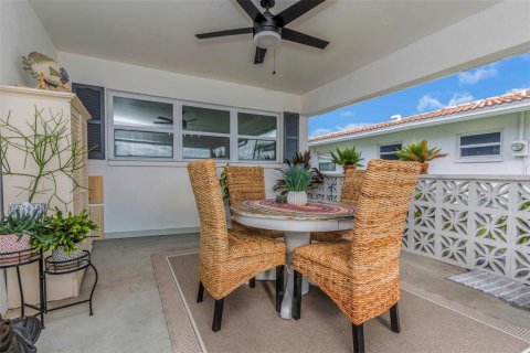 Villa ou maison à vendre à Pinellas Park, Floride: 2 chambres, 122.17 m2 № 1906155 - photo 4