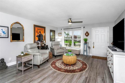 Villa ou maison à vendre à Pinellas Park, Floride: 2 chambres, 122.17 m2 № 1906155 - photo 6