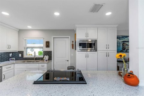 Villa ou maison à vendre à Pinellas Park, Floride: 2 chambres, 122.17 m2 № 1906155 - photo 14