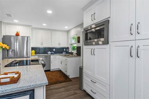 Villa ou maison à vendre à Pinellas Park, Floride: 2 chambres, 122.17 m2 № 1906155 - photo 19