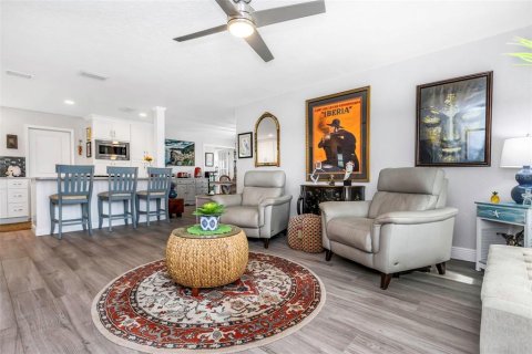 Villa ou maison à vendre à Pinellas Park, Floride: 2 chambres, 122.17 m2 № 1906155 - photo 9
